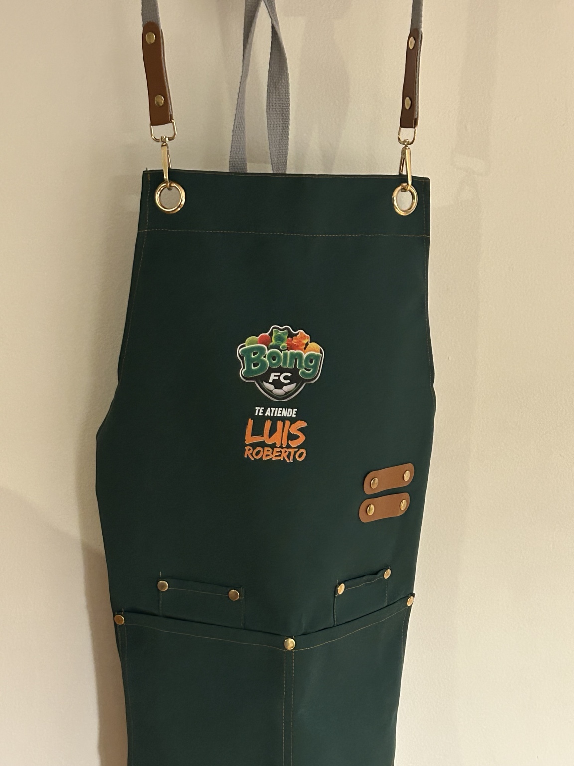 Mandil verde de Boing FC personalizado con nombre